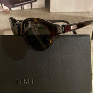 Vintage Fendi tortoise sunglasses chic trendy back